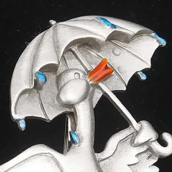 Vintage JJ Jonette duck with an umbrella dancing in the rain  brooch playful - Picture 6 of 12